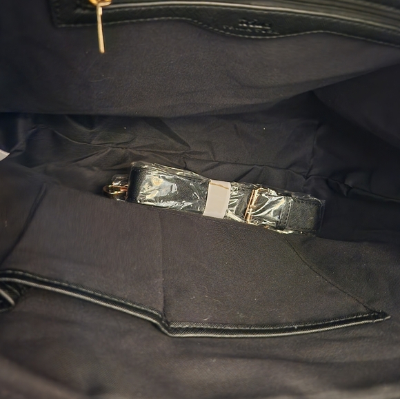 Trina Turk All Over Narcissus Double Handled Tote Detachable Shoulder Strap NWT - Picture 8 of 14